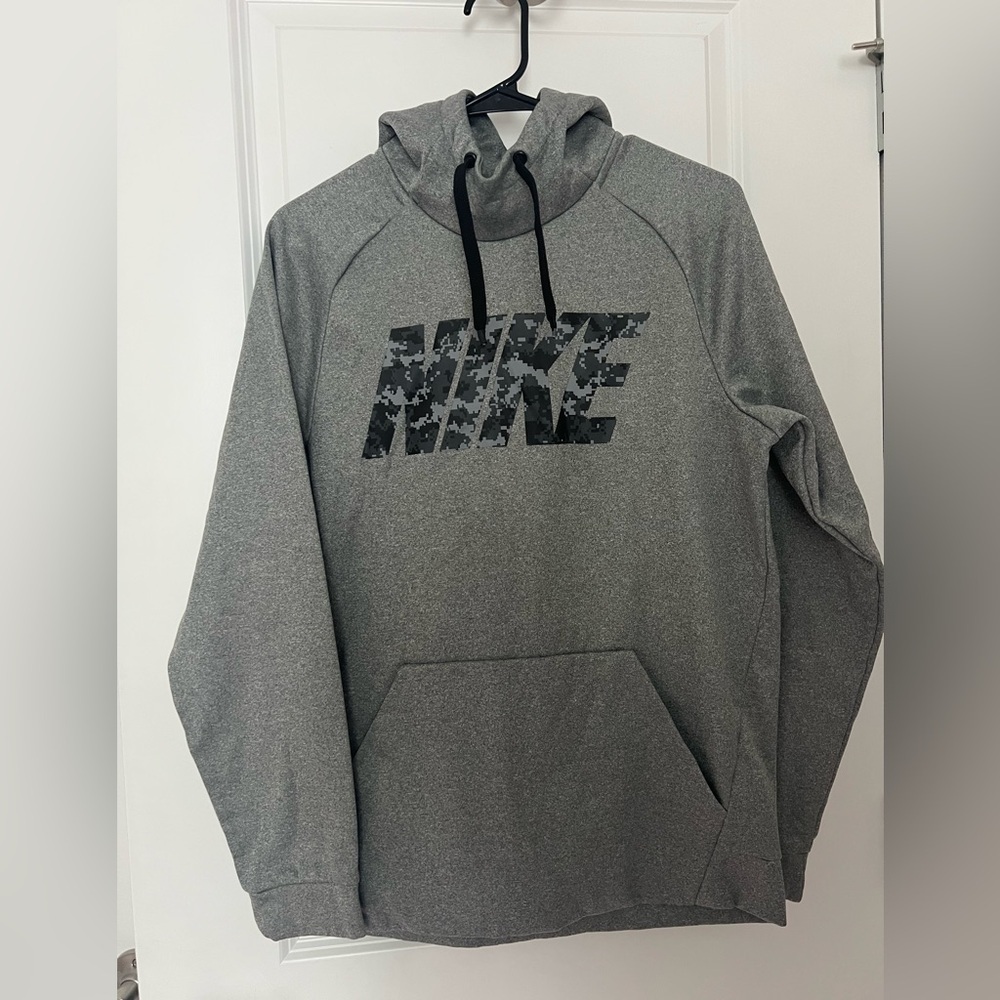 Nike Mens Dri Fit Therma Digital Camo Logo Training Hoodie Gray